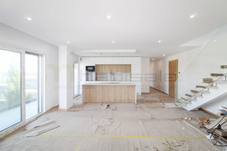 Apartamento T3 para Venda em Charneca de Caparica e Sobreda Foto 12