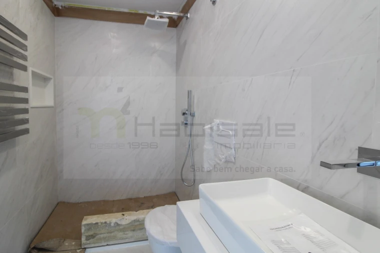 Apartamento T3 para Venda em Charneca de Caparica e Sobreda Foto 25