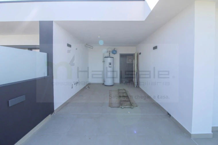 Apartamento T3 para Venda em Charneca de Caparica e Sobreda Foto 30