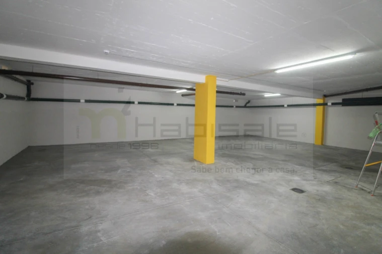 Apartamento T3 para Venda em Charneca de Caparica e Sobreda Foto 33