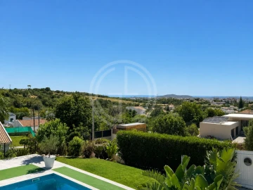 Moradia T4 para Venda em Loule (São Clemente)