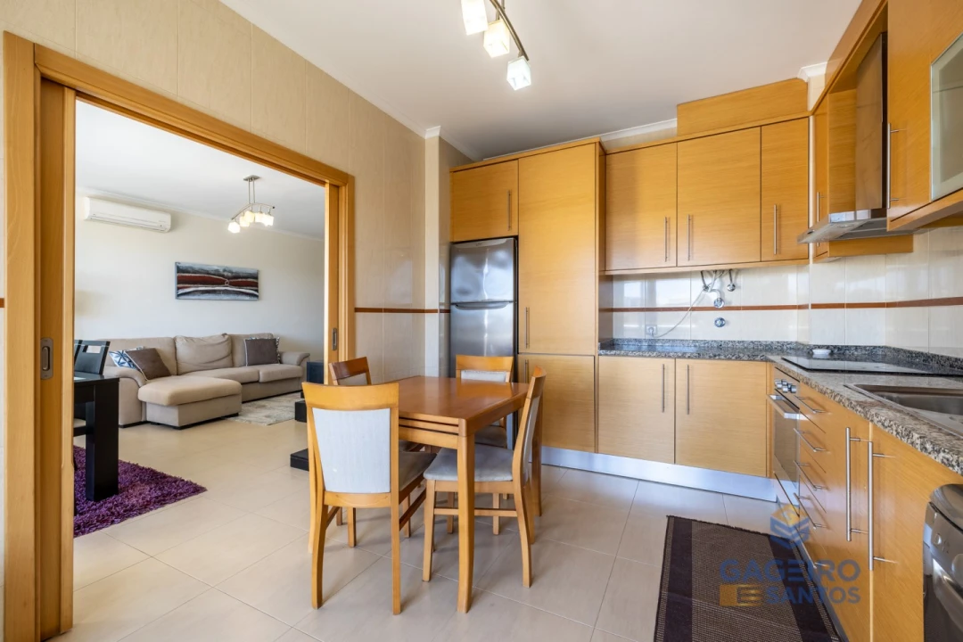 Apartamento T3 para Arrendamento em São Martinho do Porto Foto 7