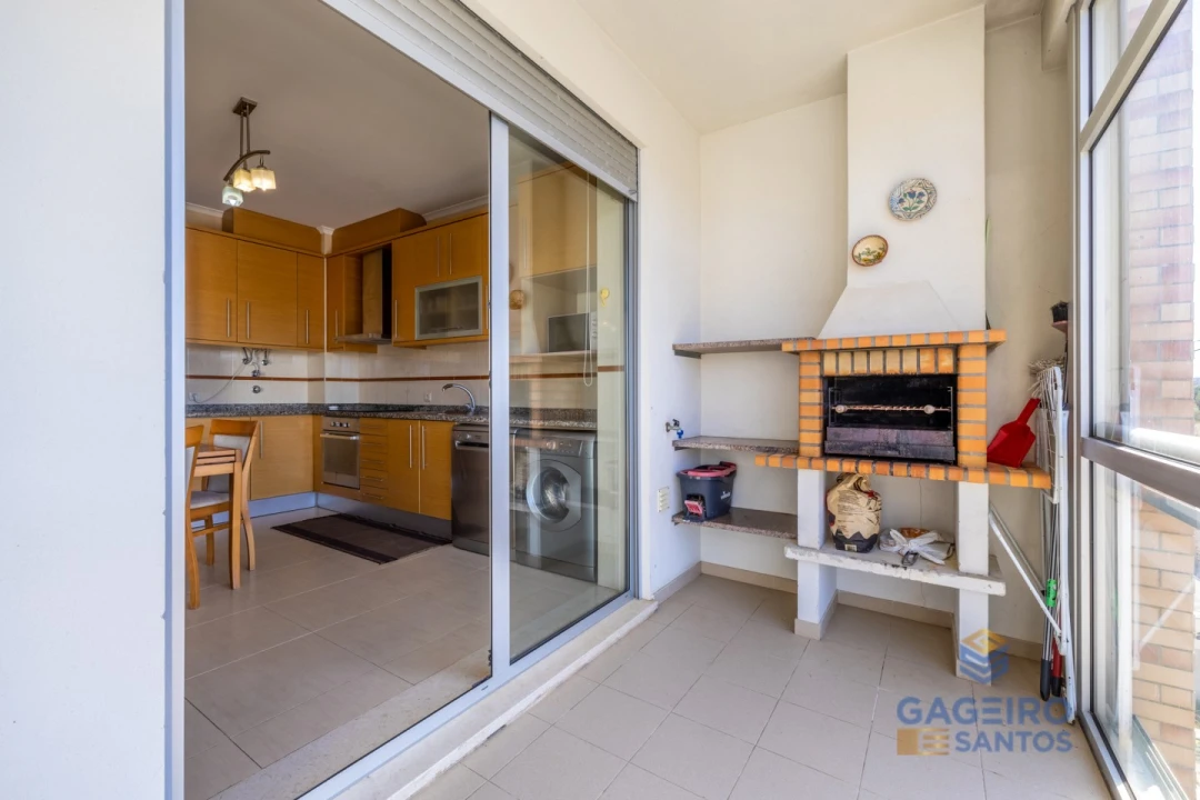 Apartamento T3 para Arrendamento em São Martinho do Porto Foto 10