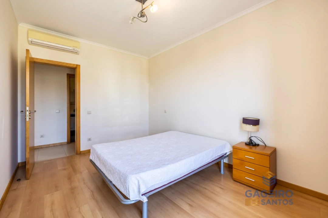 Apartamento T3 para Arrendamento em São Martinho do Porto Foto 15