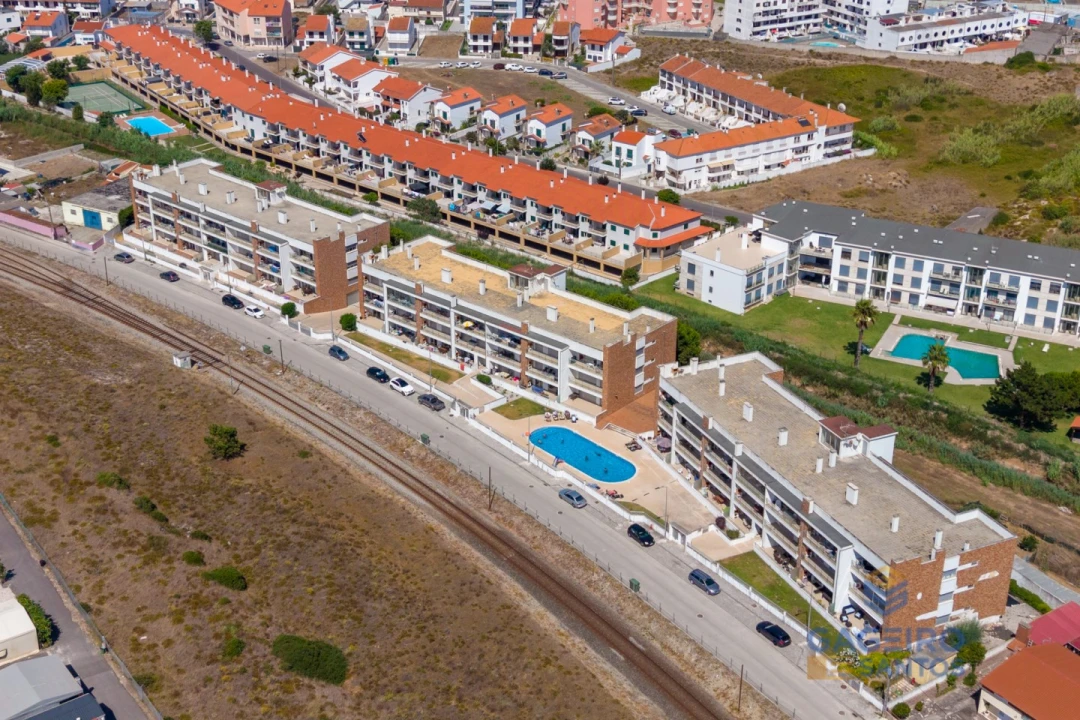 Apartamento T3 para Arrendamento em São Martinho do Porto Foto 35