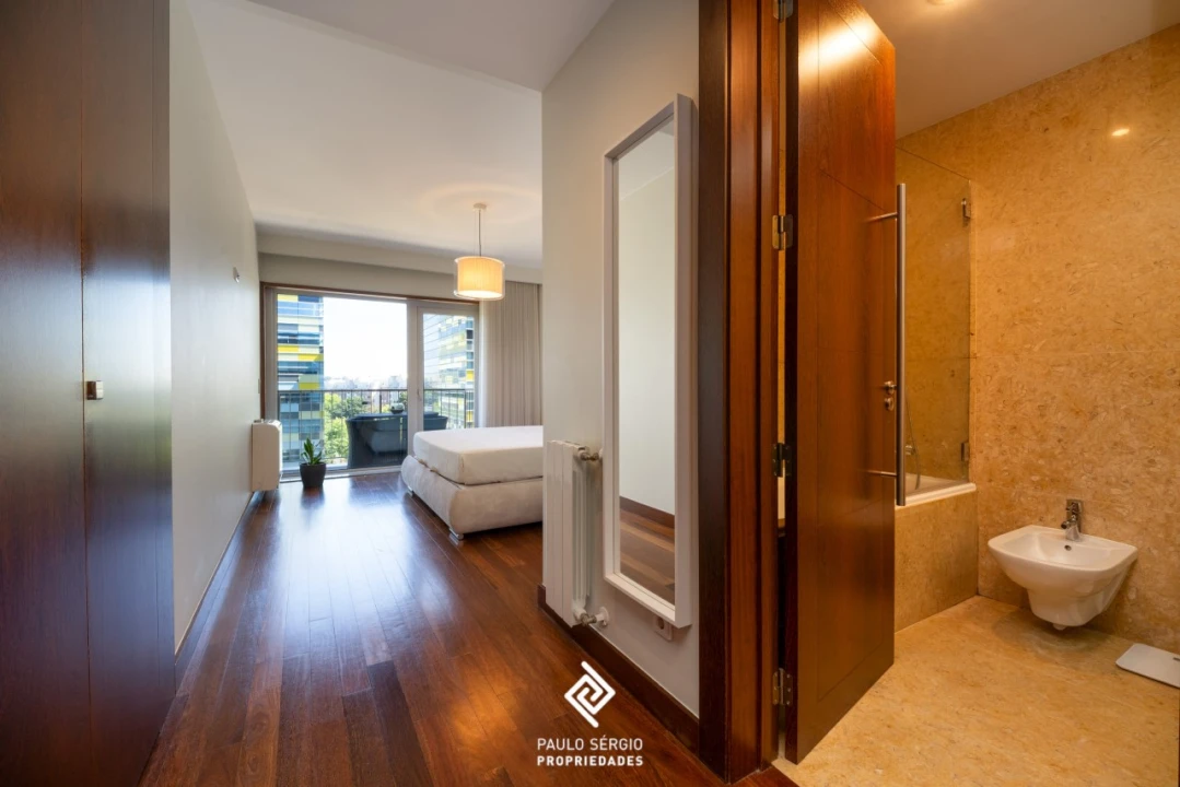 Apartamento T4 para Venda em Santa Marinha e São Pedro da Afurada Foto 10