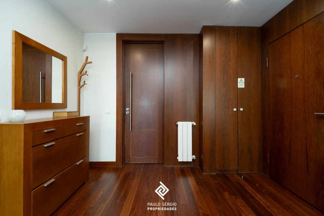 Apartamento T4 para Venda em Santa Marinha e São Pedro da Afurada Foto 2