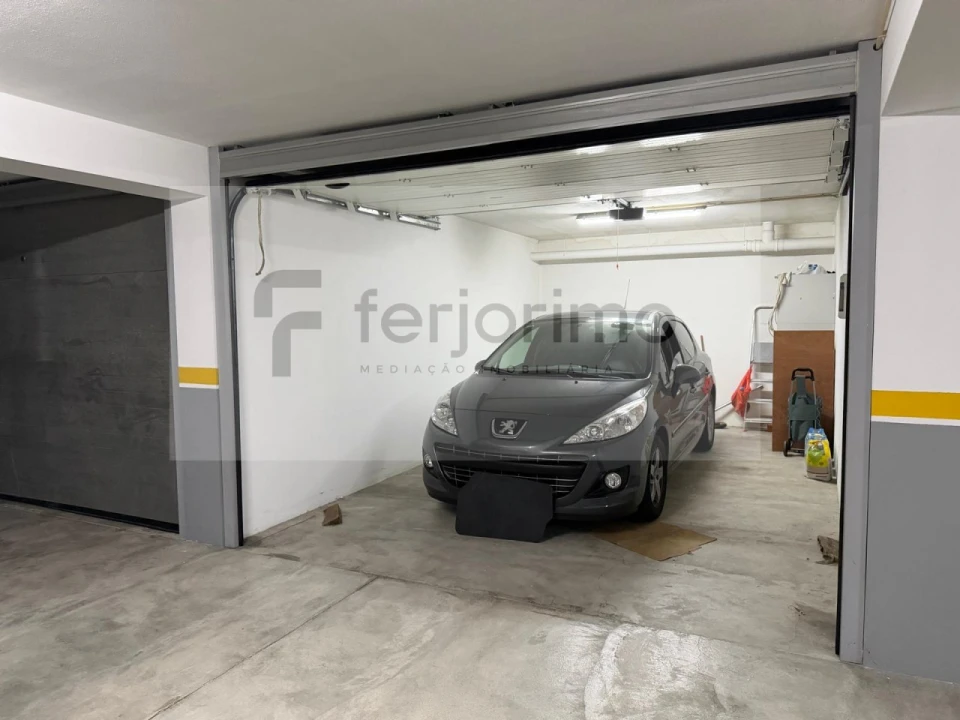 Apartamento T2 para Venda em Creixomil Foto 21