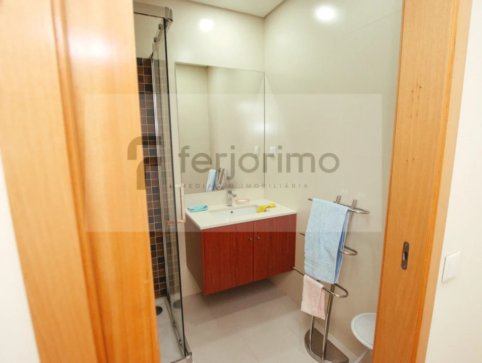 Apartamento T2 para Venda em Creixomil Foto 11