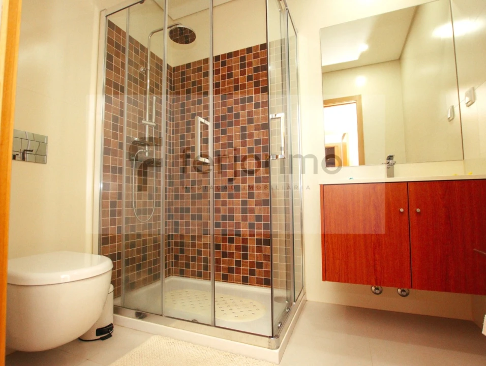 Apartamento T2 para Venda em Creixomil Foto 12