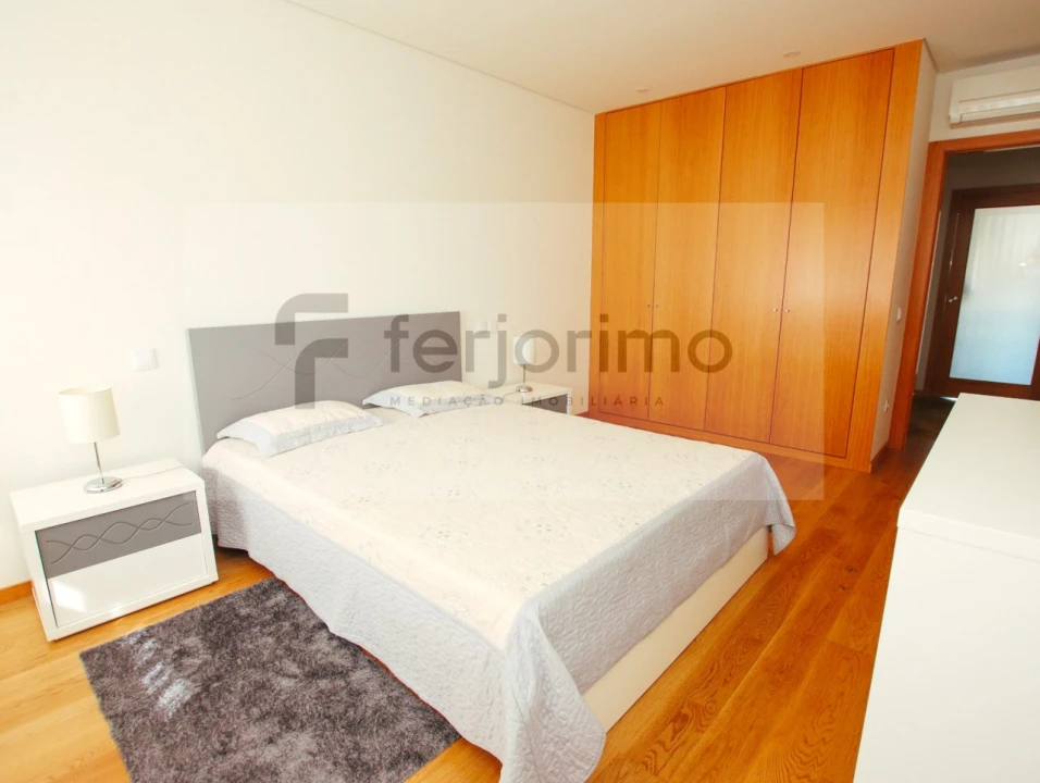 Apartamento T2 para Venda em Creixomil Foto 14