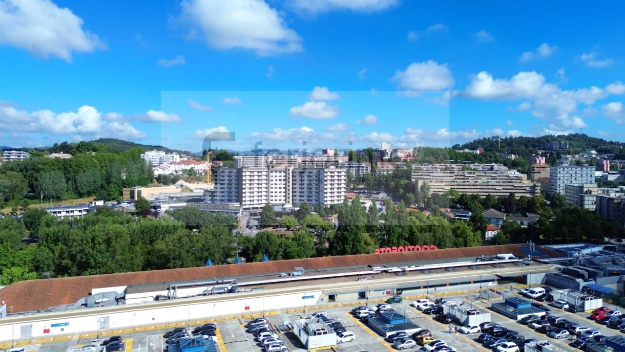 Apartamento T2 para Venda em Creixomil Foto 15