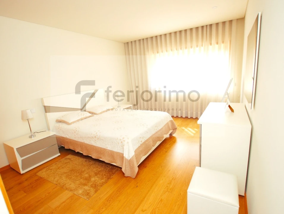 Apartamento T2 para Venda em Creixomil Foto 16