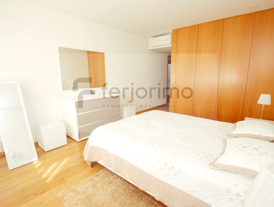Apartamento T2 para Venda em Creixomil Foto 17