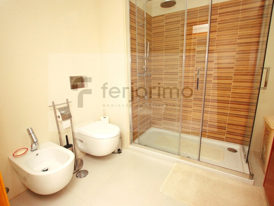 Apartamento T2 para Venda em Creixomil Foto 18
