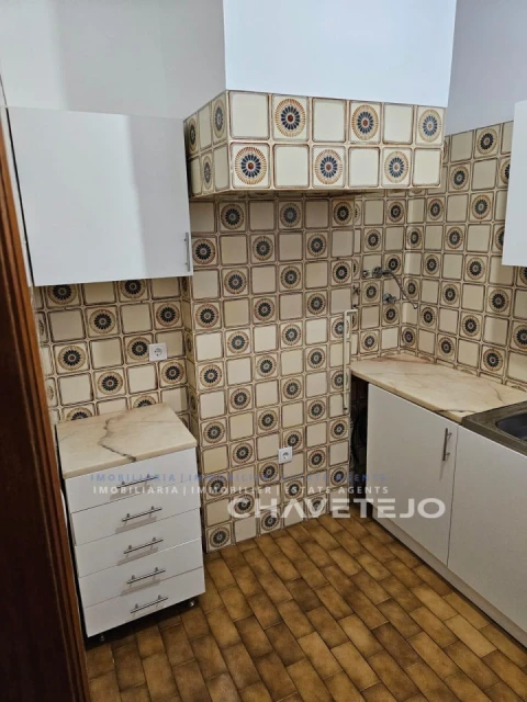 Apartamento T1 para Venda em São João Baptista e Santa Maria dos Olivais