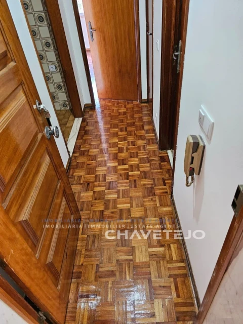 Apartamento T1 para Venda em São João Baptista e Santa Maria dos Olivais