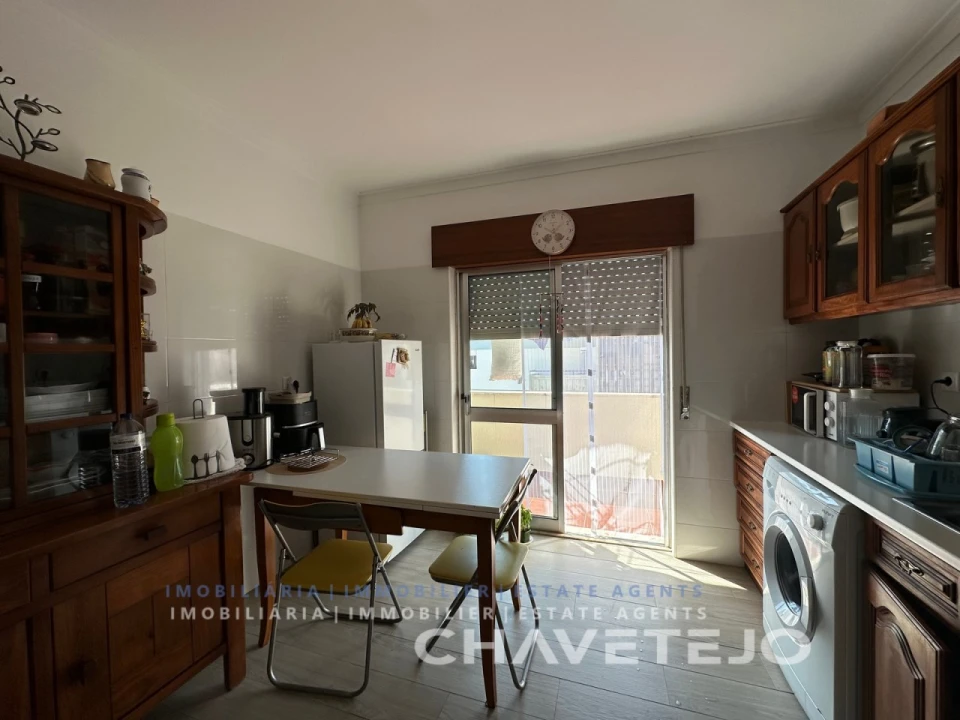 Apartamento T1 para Venda em São João Baptista e Santa Maria dos Olivais Foto 4