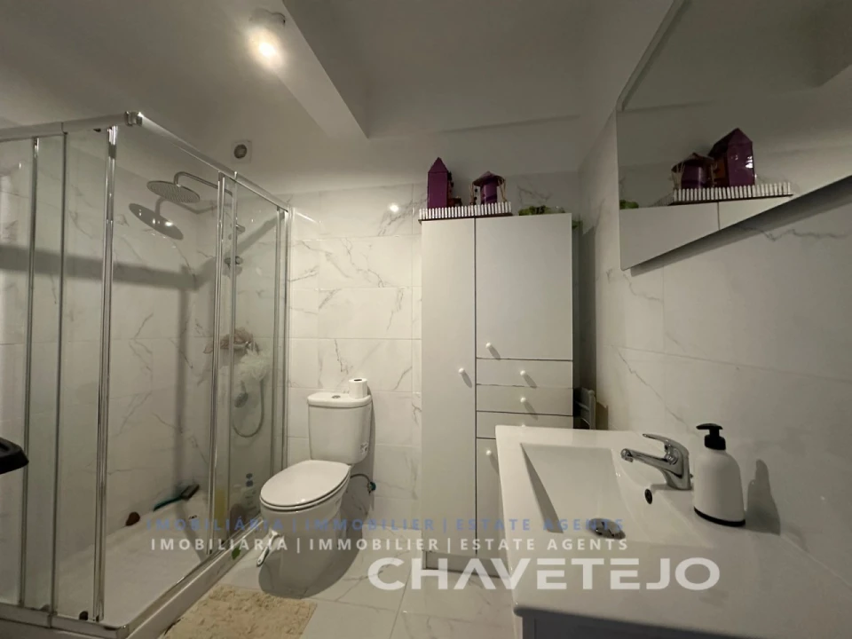 Apartamento T1 para Venda em São João Baptista e Santa Maria dos Olivais Foto 8
