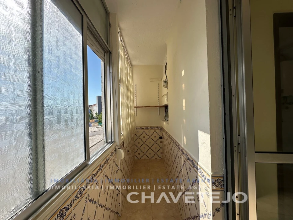 Apartamento T2 para Venda em São João Baptista e Santa Maria dos Olivais Foto 5