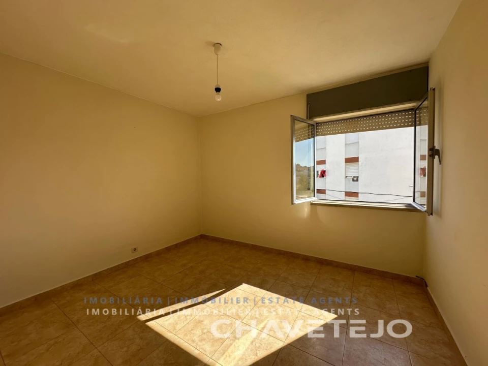 Apartamento T2 para Venda em São João Baptista e Santa Maria dos Olivais Foto 13