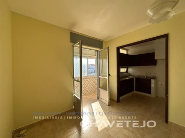 Apartamento T2 para Venda em São João Baptista e Santa Maria dos Olivais