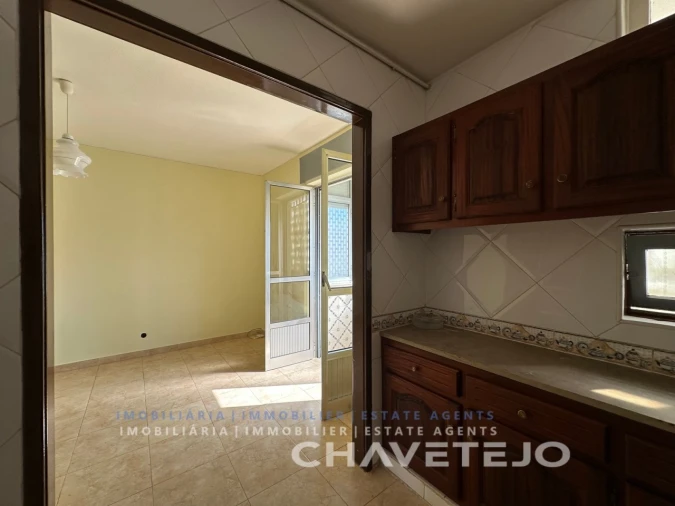 Apartamento T2 para Venda em São João Baptista e Santa Maria dos Olivais Foto 3