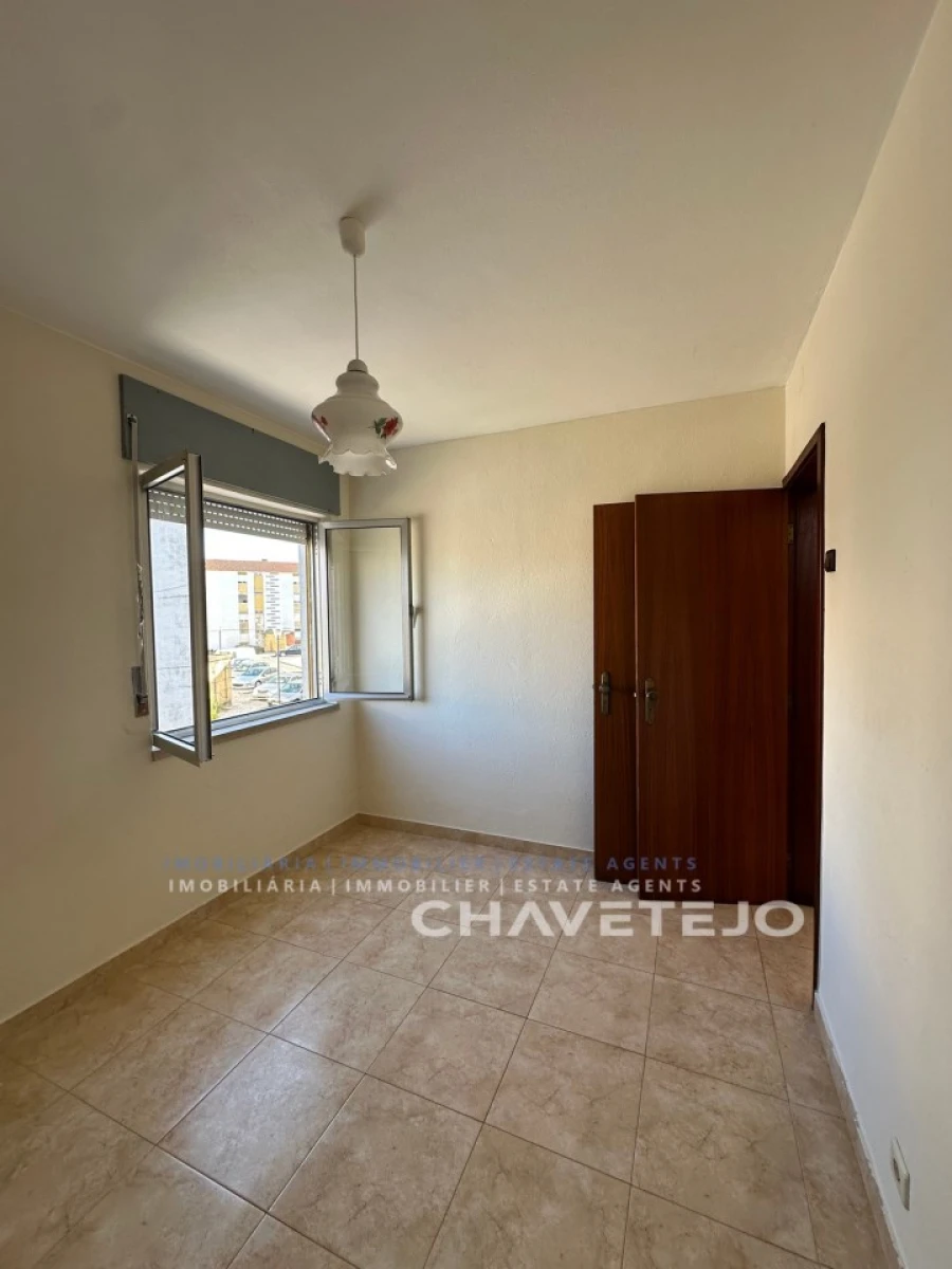 Apartamento T2 para Venda em São João Baptista e Santa Maria dos Olivais Foto 14