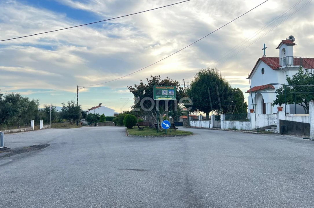 Moradia T4 para Venda em Folques Foto 19