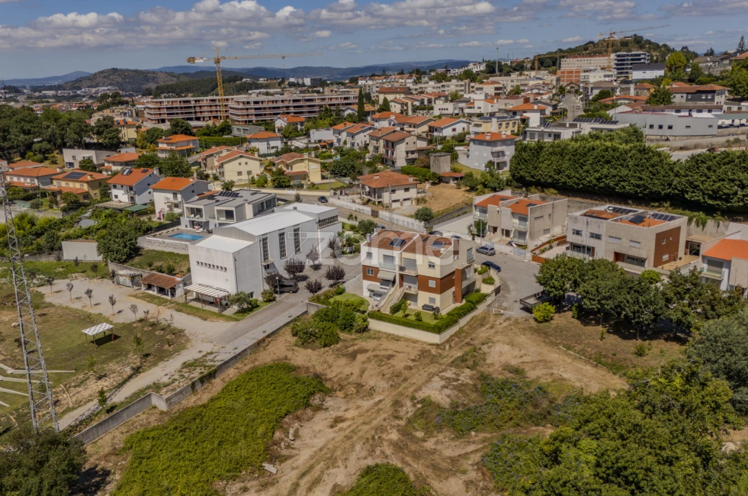 Moradia T3 para Venda em Nogueira, Fraião e Lamaçães Foto 6