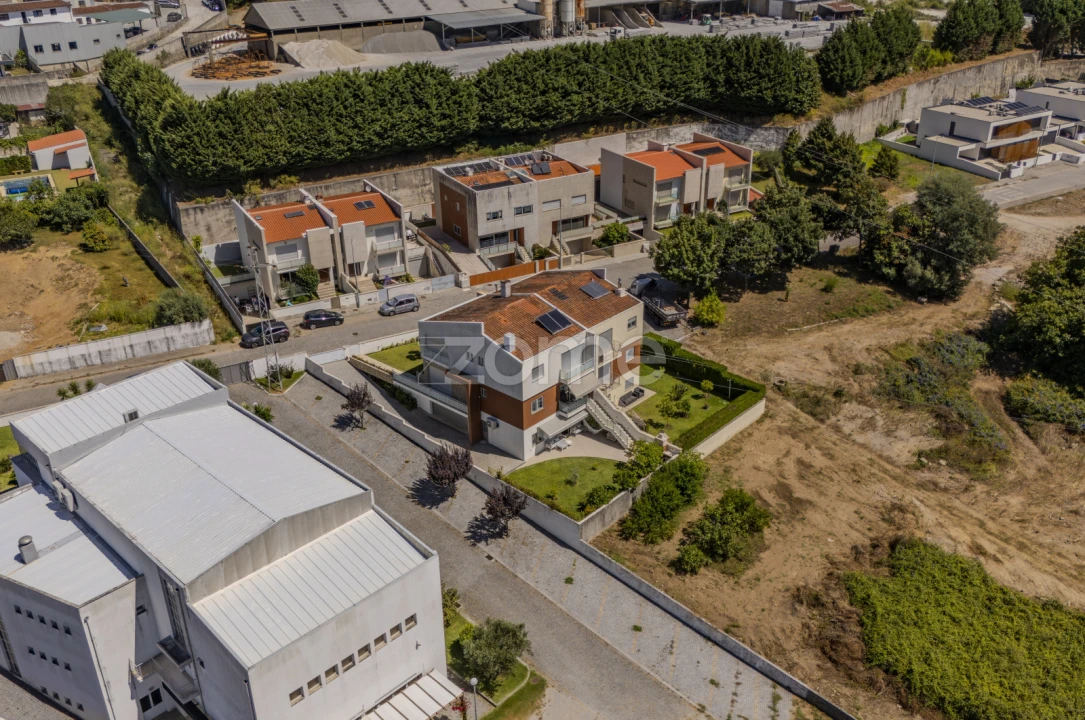 Moradia T3 para Venda em Nogueira, Fraião e Lamaçães Foto 7