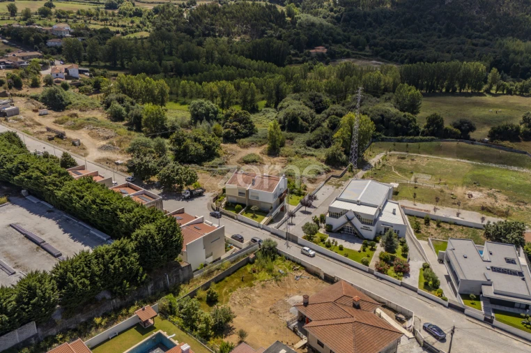 Moradia T3 para Venda em Nogueira, Fraião e Lamaçães Foto 4
