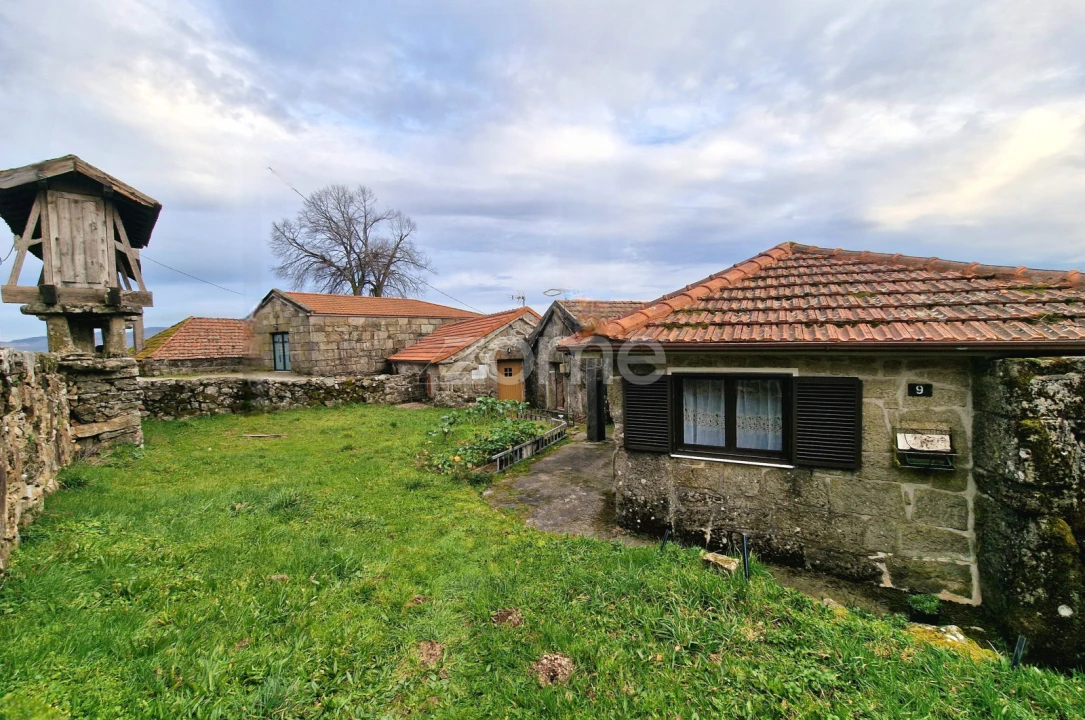 Moradia T2 para Venda em Sezelhe e Covelães Foto 3