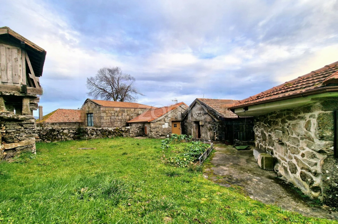 Moradia T2 para Venda em Sezelhe e Covelães Foto 32