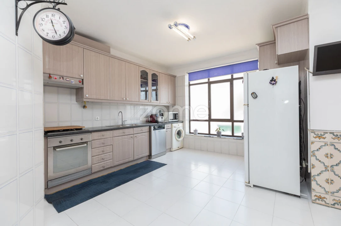 Apartamento T6 para Venda em Sé Nova, Santa Cruz, Almedina e São Bartolomeu Foto 6