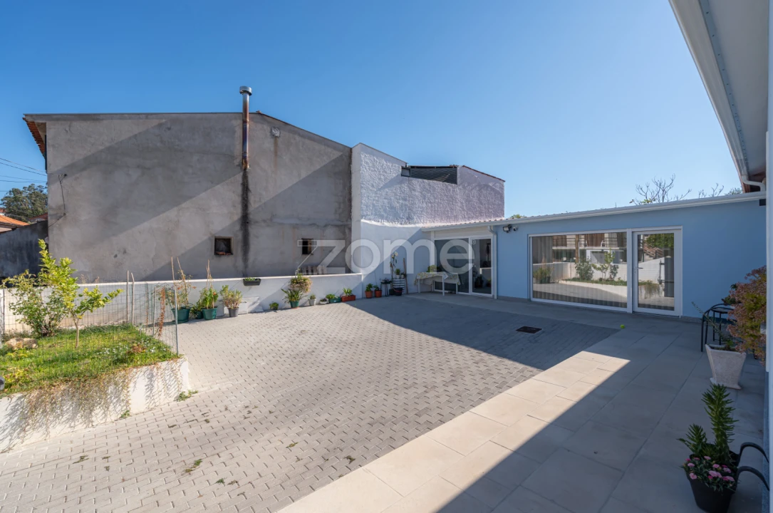 Moradia T2 para Venda em Trouxemil e Torre de Vilela Foto 2