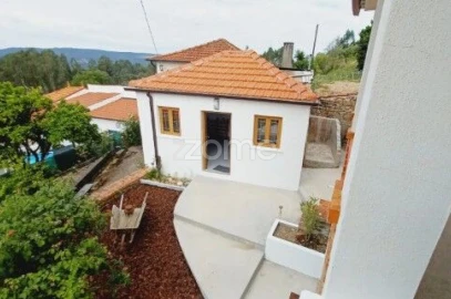 Moradia T2 para Venda em Trezoi