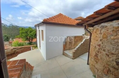 Moradia T2 para Venda em Trezoi