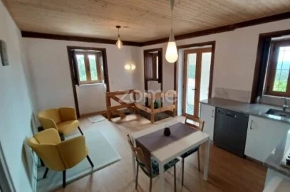 Moradia T2 para Venda em Trezoi