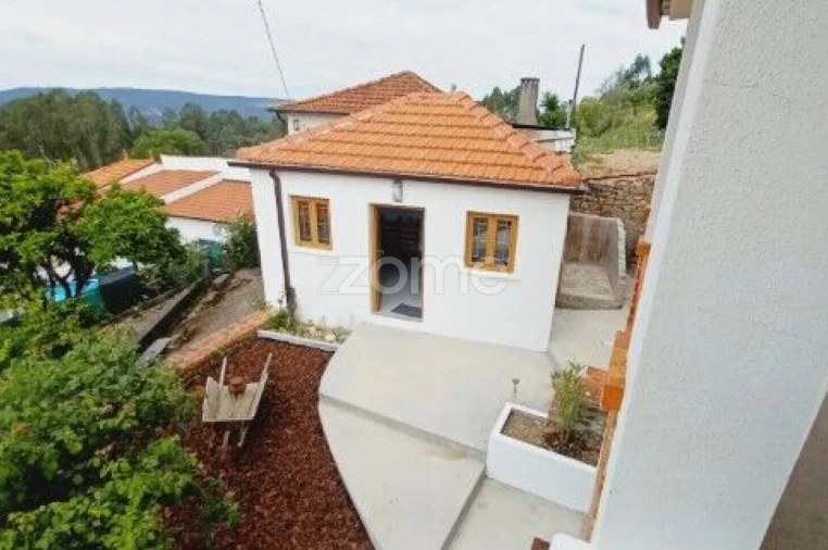 Moradia T2 para Venda em Trezoi Foto 24