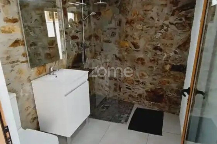 Moradia T2 para Venda em Trezoi Foto 21