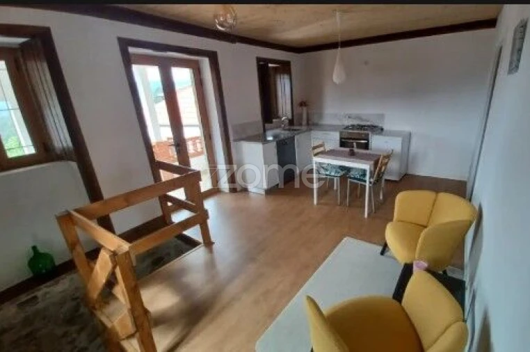Moradia T2 para Venda em Trezoi Foto 9