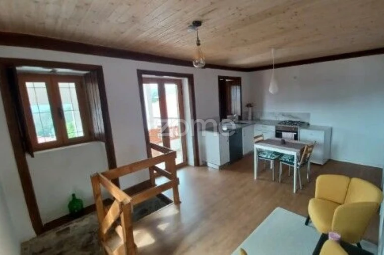 Moradia T2 para Venda em Trezoi Foto 10
