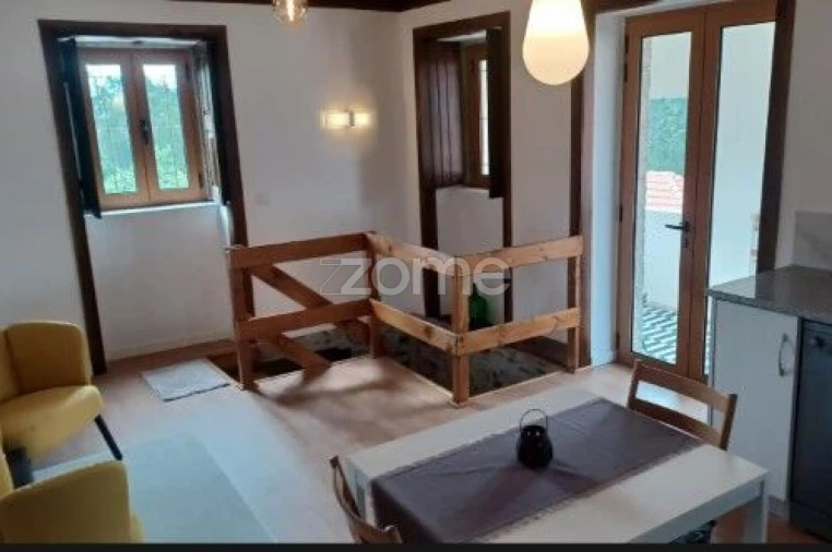 Moradia T2 para Venda em Trezoi Foto 8