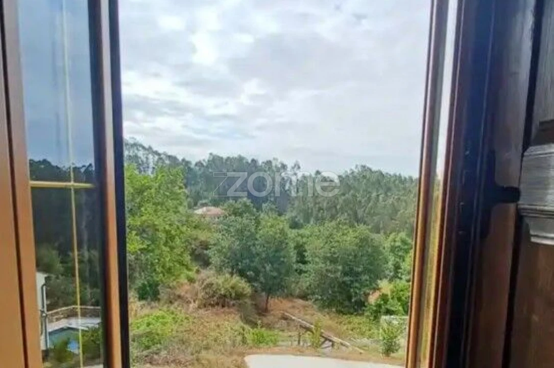 Moradia T2 para Venda em Trezoi Foto 13