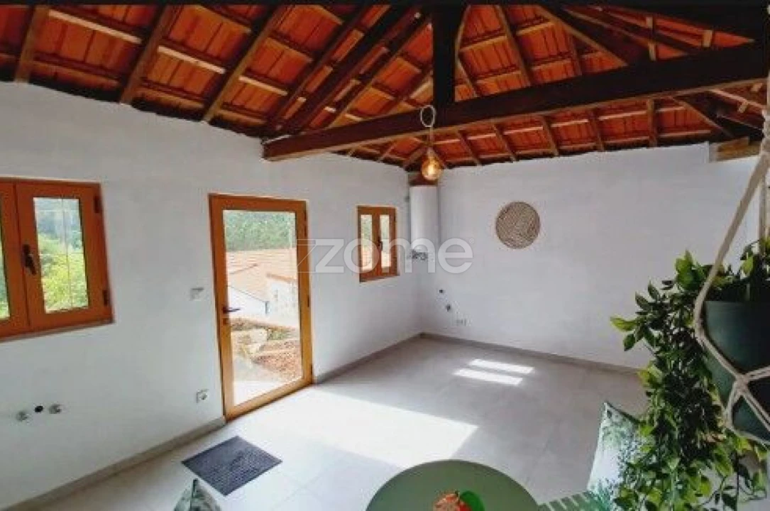 Moradia T2 para Venda em Trezoi Foto 25