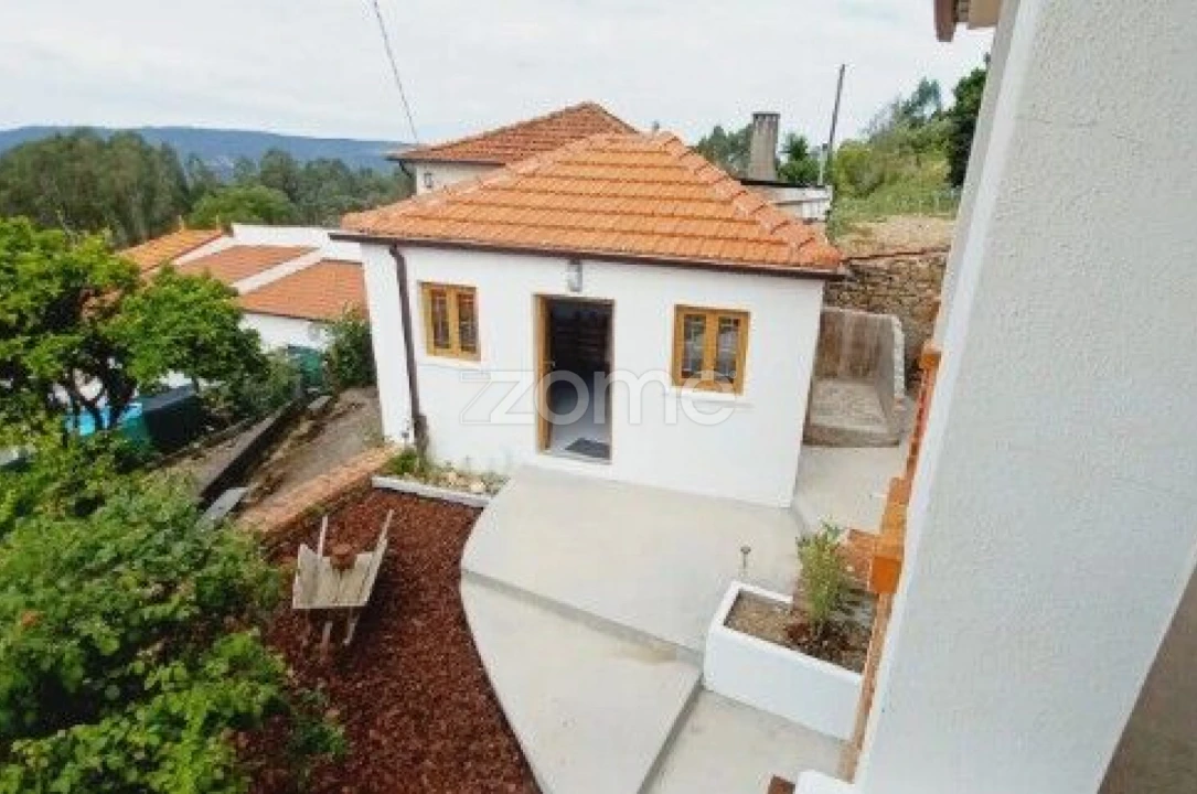 Moradia T2 para Venda em Trezoi Foto 24