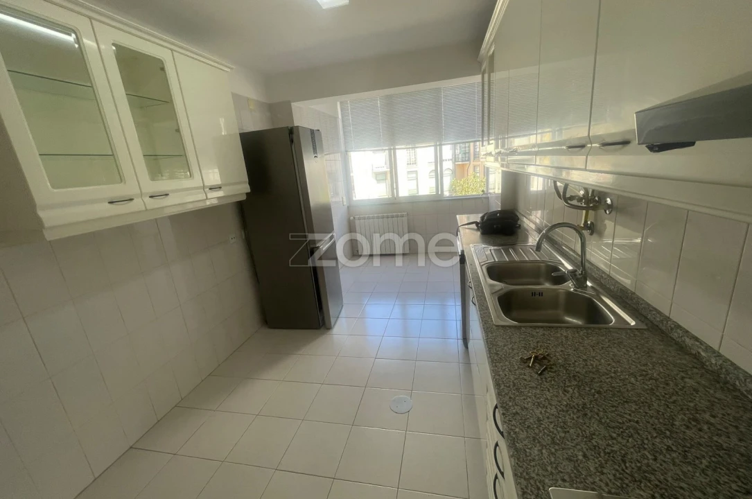 Apartamento T3 para Arrendamento em Viseu Foto 9