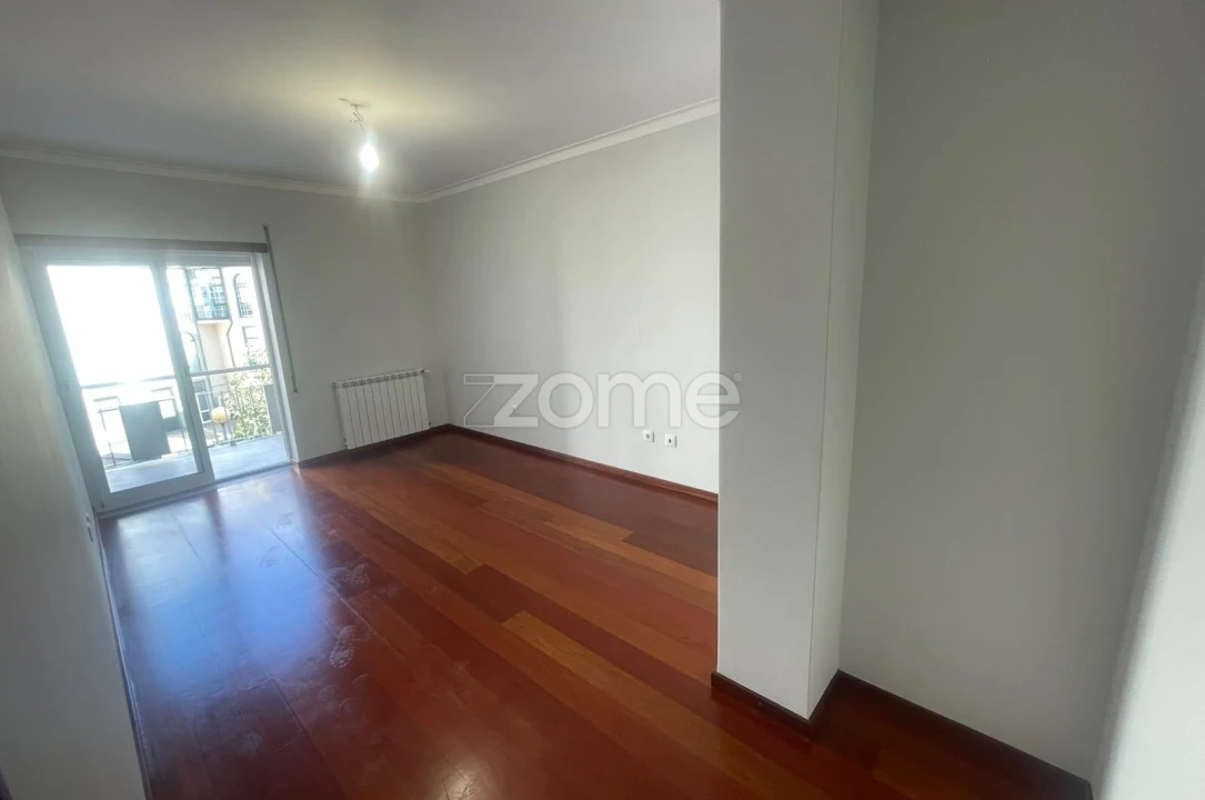 Apartamento T3 para Arrendamento em Viseu Foto 2
