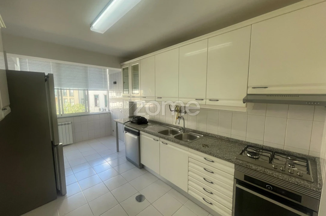 Apartamento T3 para Arrendamento em Viseu Foto 12